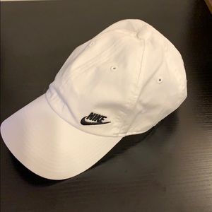 Nike Accessories - Nike Logo Hat Nike Accessories - Nike Logo Hat